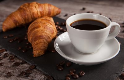 Koffie met iets lekkers? Déze lekkernijen gaan uitstekend samen met je kop koffie!